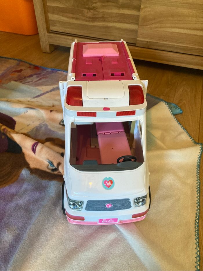 Ambulance Barbie - photo numéro 5
