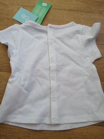 Tee-shirt blanc avec motif neuf 3 mois