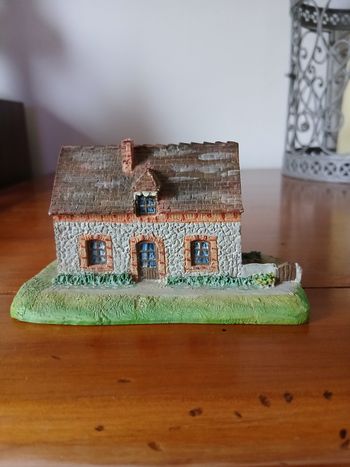 Maison miniature région Sarthe *résine