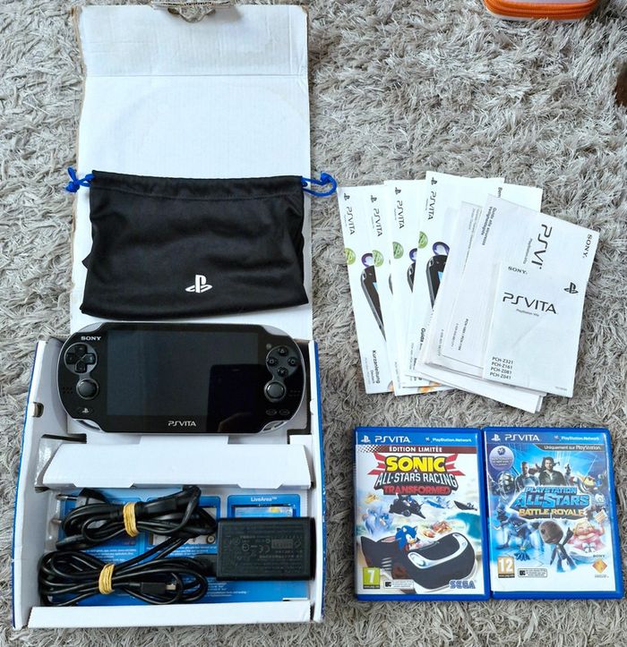 Lot Console PlayStation Vita PS Vita 1004 en Boîte & 2 Jeux - photo numéro 4