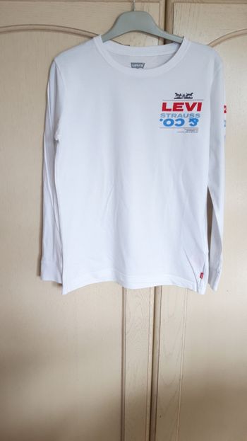Pull léger levis