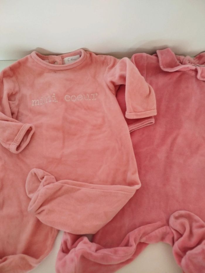 Lot vêtements fille 6 mois – pyjamas & bodys - photo numéro 4