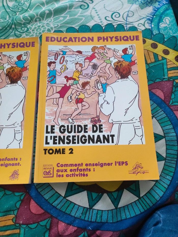 Le guide de l'enseignant Tome 1 et 2 - photo numéro 3