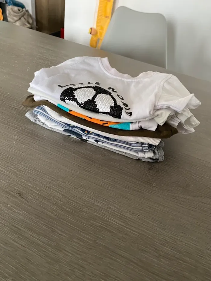 Lot tee shirt et débardeur