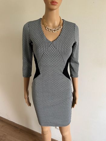 Robe noire et blanche Morgan taille XS jamais portée