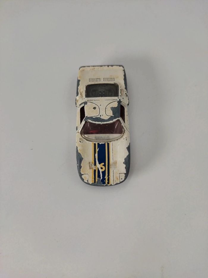 Matchbox Lesney Série No 41 Ford G.T. blanche No 6 - photo numéro 2