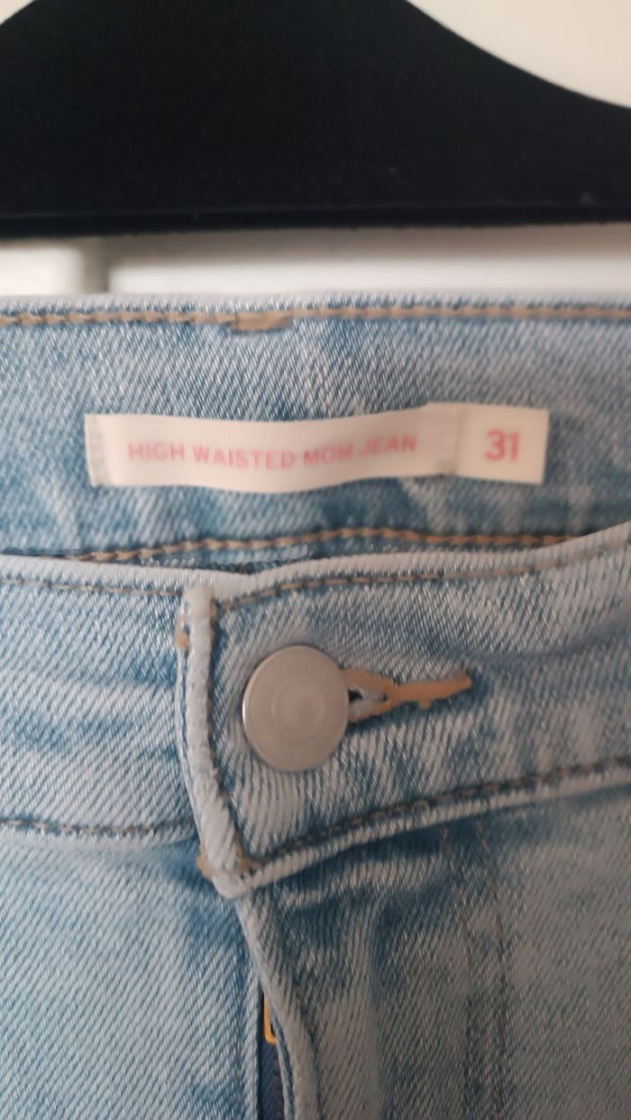 Jean Levi's High waisted Mom taille W31 L27 - photo numéro 4