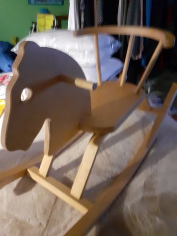 Cheval à bascule enfants