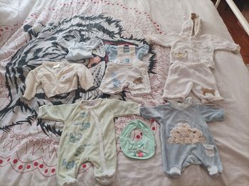 Lot de vêtements garçon taille naissance