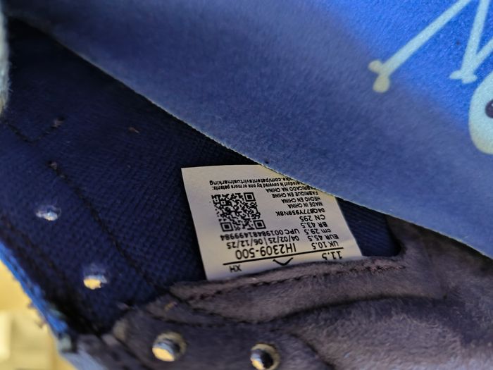 Doudoune sans manche the North face 
Couleur lavande taille femme XS enfant M
Neuve jamais porté 
prix  250€ en boutique 
Tissus 100% nylon 
Isolation 100% duvet pouvoir gonflant assure chaleur et confort 

Expédition rapide et emballage soigné 👍

Questio - photo numéro 5