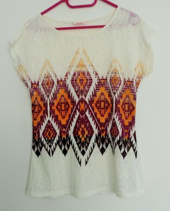 T shirt creme a imprime multicolore. Camaieu. Taille 38