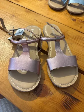 Sandales cuir neuves okaidi