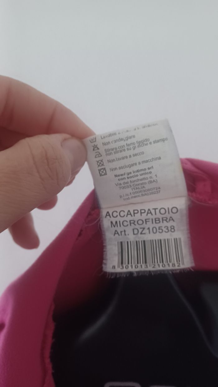 Peignoir  a capuche de bain femme S de marque diiadora très bon état rose fuchsia - photo numéro 4