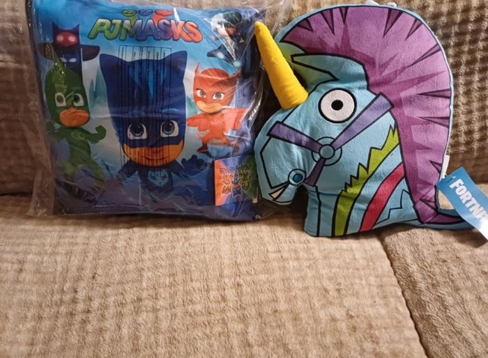 Coussins peluches licence - photo numéro 4