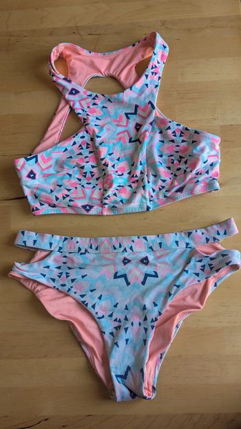 Maillot 2 pièces pastel géométrique