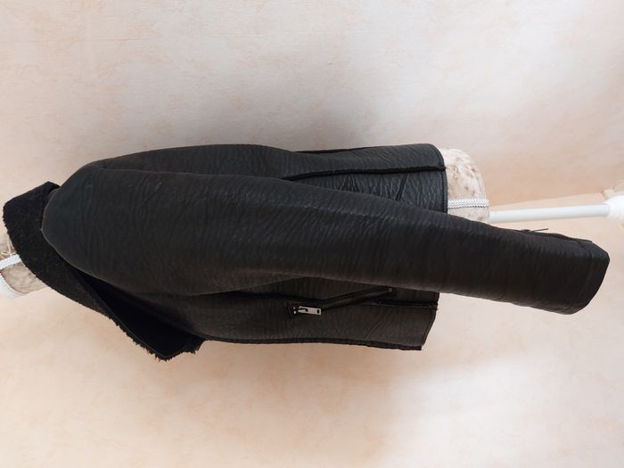 Blouson Camaïeu noir imitation cuir fourré taille 38 - photo numéro 4