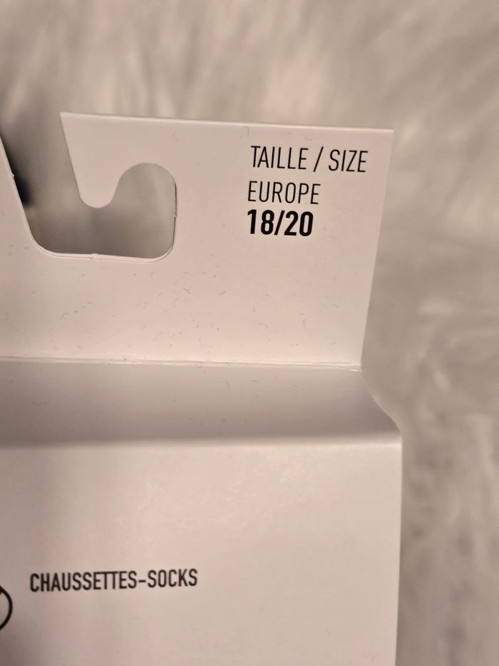 Neufs (non portés) 😍🤩💙 suoerbe ensemble molleton 12 mois garçon et chaussettes 💙😍🤩 - photo numéro 8