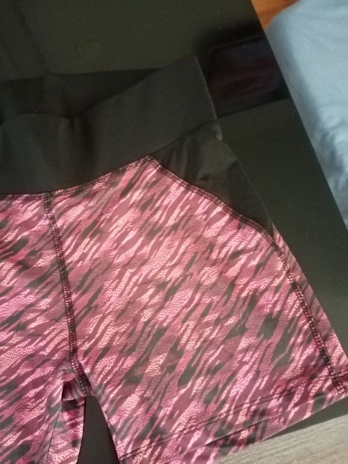 Short sport taille M  MARQUE GEMO - photo numéro 3