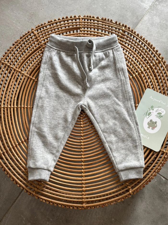 Pantalon de jogging gris en taille 6- 12 mois