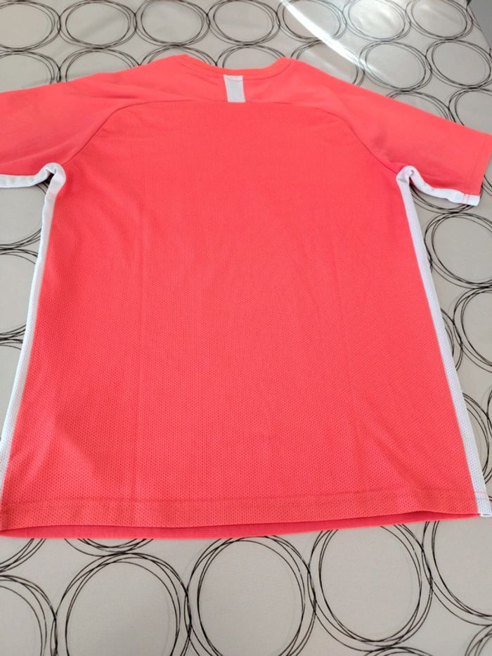 Tee shirt Nike 14 ans comme neuf - photo numéro 5