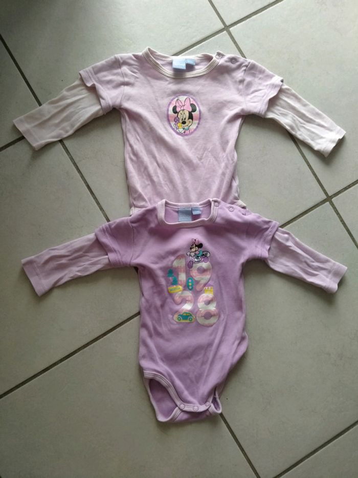 Lot de 2 bodys manches longues. Disney baby. Bébé 6 mois