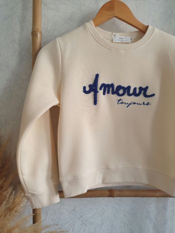 Sweat " Amour  toujours " Taille 10 ans