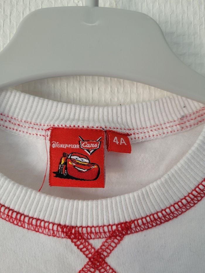 T-shirt Cars 4 ans TBE - photo numéro 4