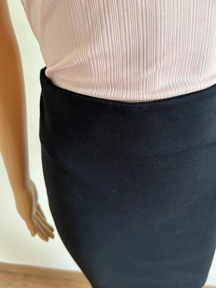 Jupe crayon noire avec fermeture dorée Morgan taille XS jamais portée - photo numéro 5