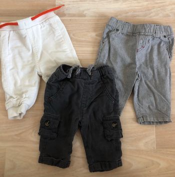 Lot 3 pantalons taille 1 mois