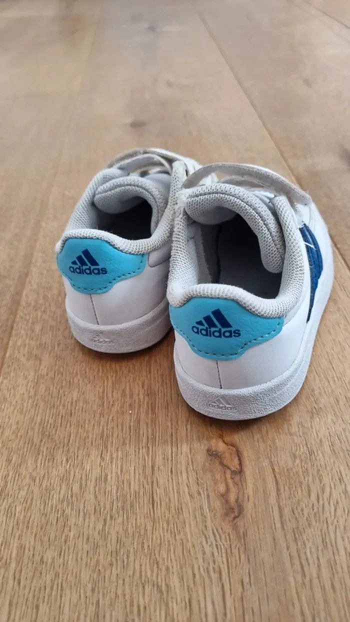 Baskets Adidas 23 - photo numéro 2