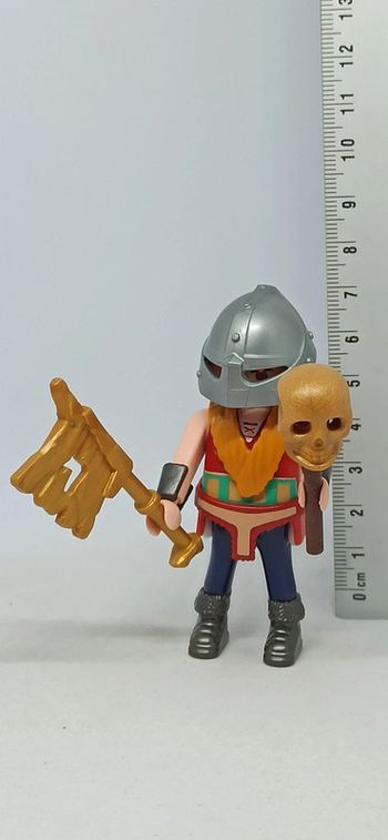 Homme viking avec tête de mort playmobil