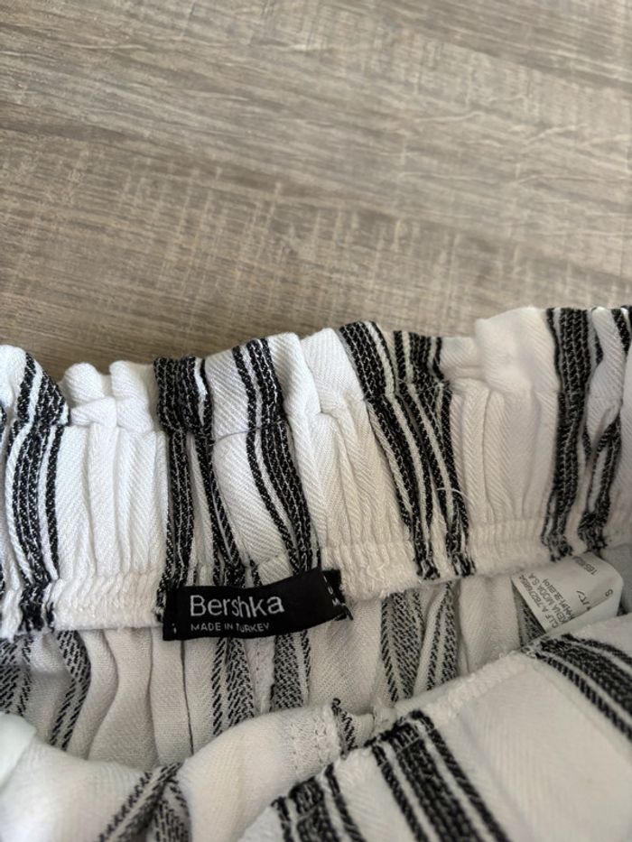 Short ample • Bershka • Taille S - photo numéro 3