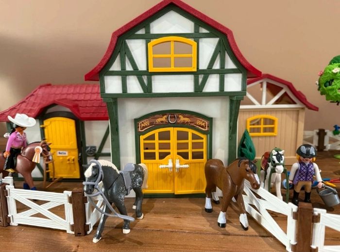 Playmobil set 6926 Riding Stables Club d'équitation
- photo numéro 2