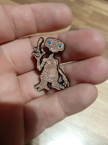 Pin's E.T l'extraterrestre