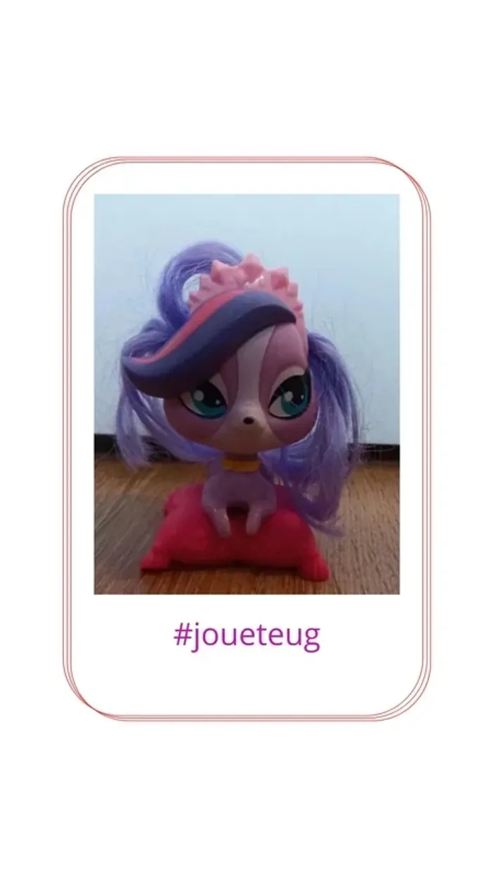 Figurine Chienne princesse sur coussin Littlest Pet Shop - Hasbro