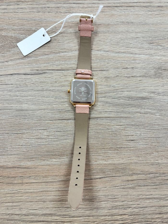 Montre femme dorée bracelet rose cadran rectangle doré - photo numéro 5