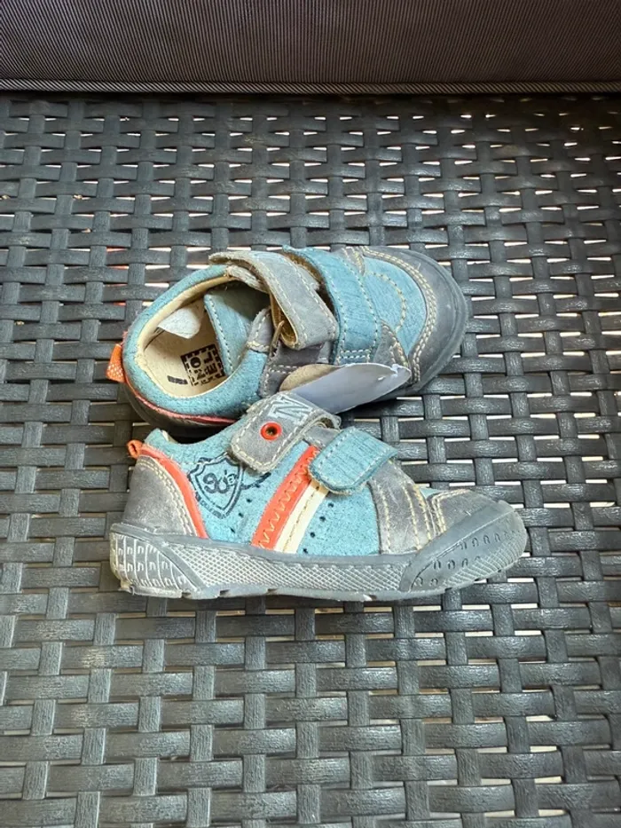 Neuves avec étiquette chaussures premiers pas en cuir marque Noël pointure 19 - photo numéro 3