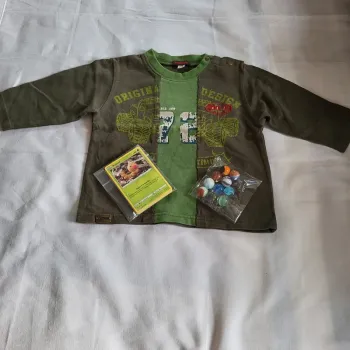 Tee-shirt manches longues 6 mois + Cartes Pokémon + Billes