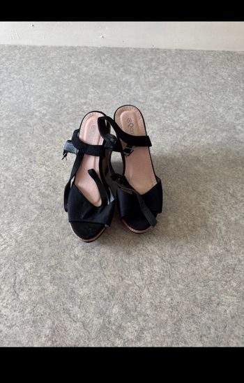 Chaussure à talon compensées femme