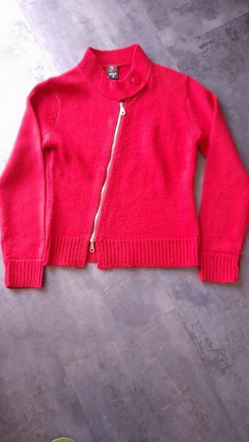 Gilet rouge sami