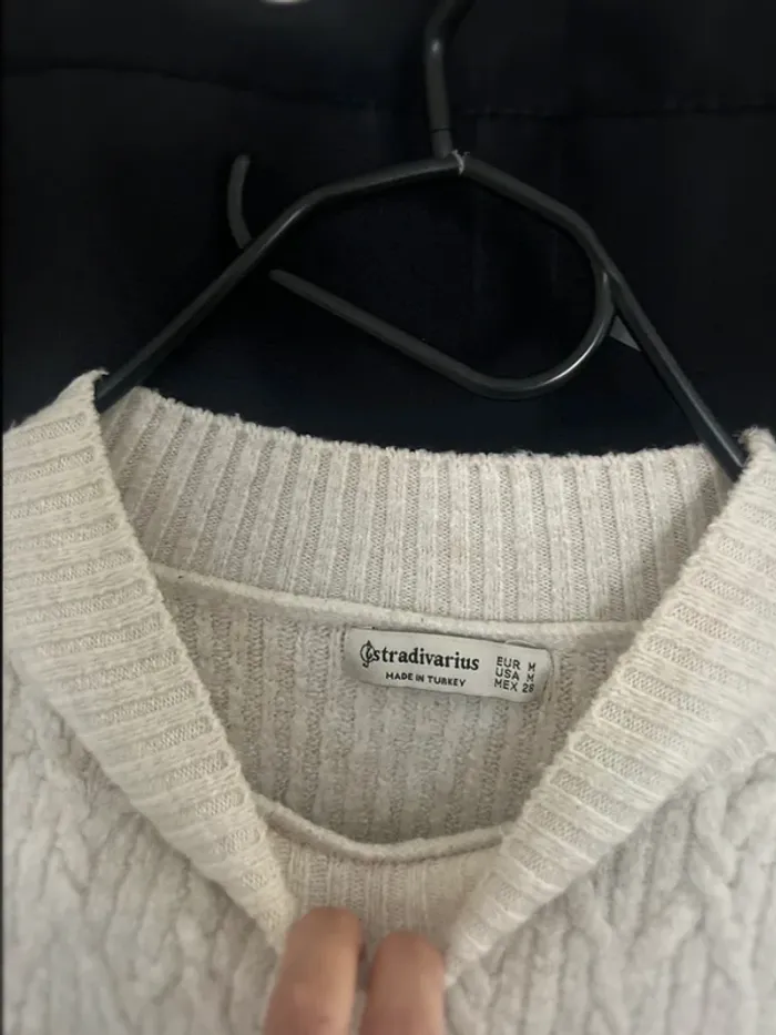 Joli pull stradivarius - taille M - photo numéro 2