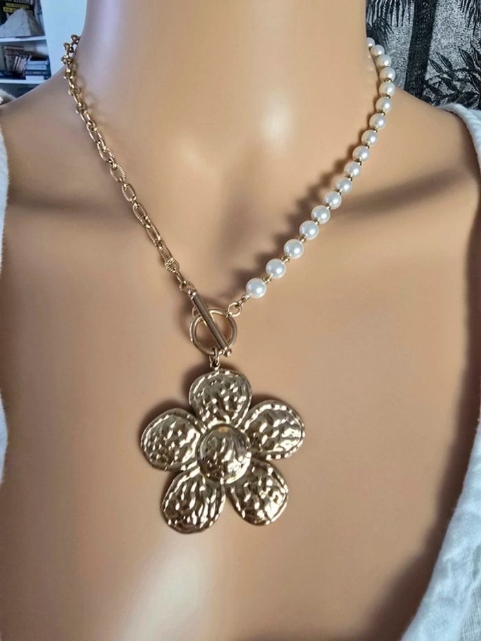 Collier fleur et perle