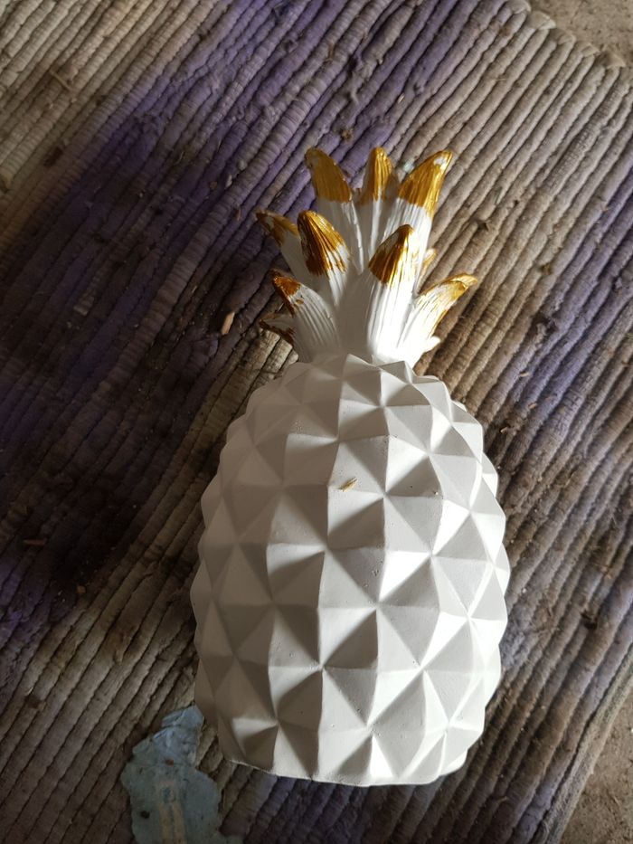 Ananas décoratif en résine - photo numéro 4