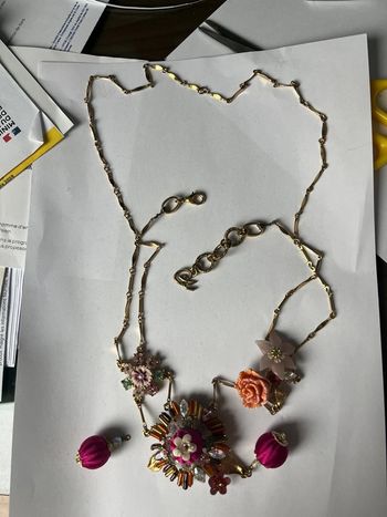 Bijoux de robe de théâtre