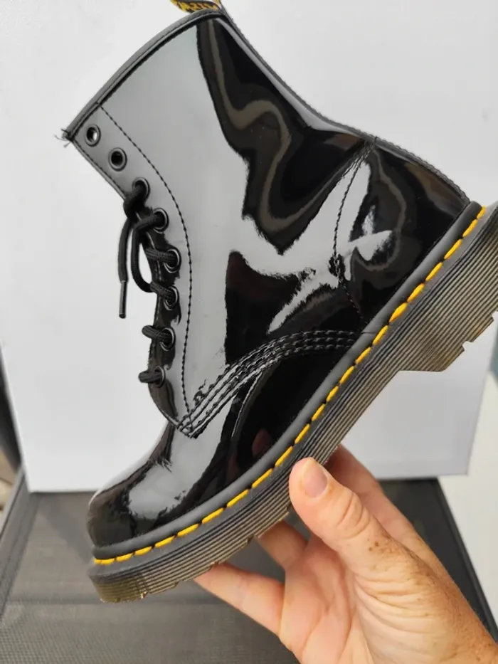 Doc Martens vernies noires - photo numéro 3