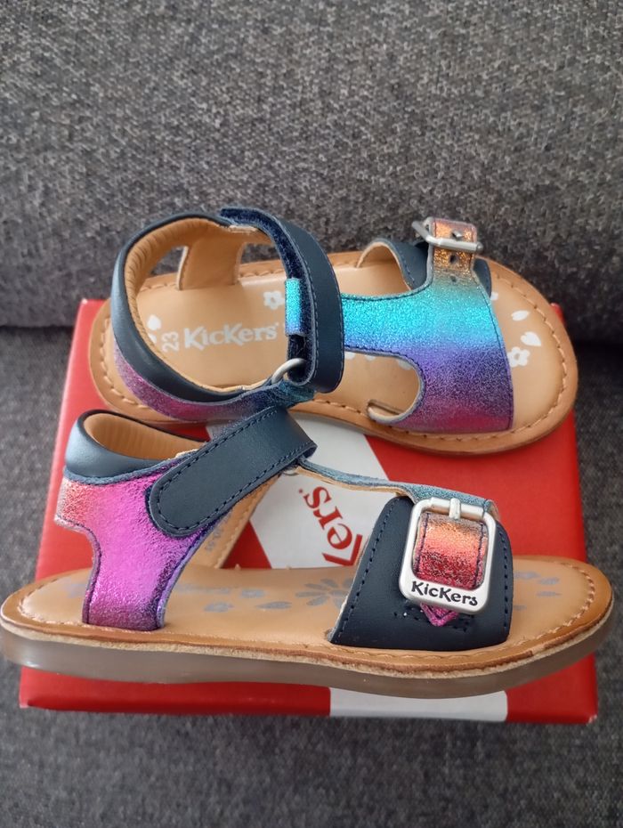 Kickers neuves pour fille en taille 23 - photo numéro 3