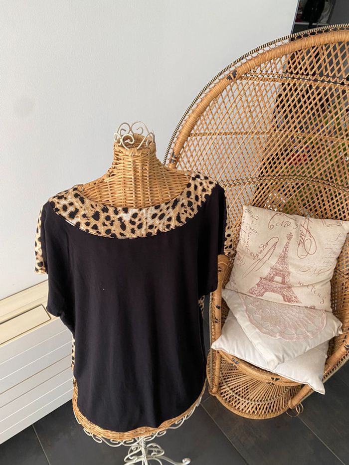 Tee shirt Camaïeu léopard 🐆 taille S/M col V - photo numéro 7