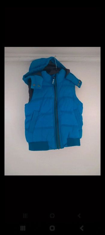 Doudoune sans manche tape à l'œil