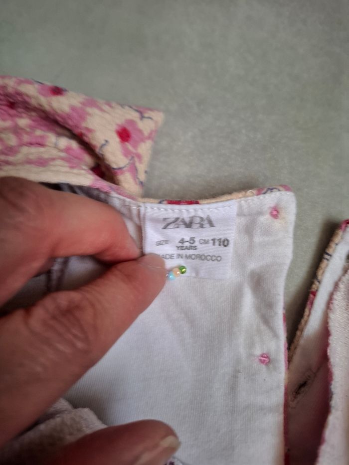 Robe zara 4/5 ans - photo numéro 3