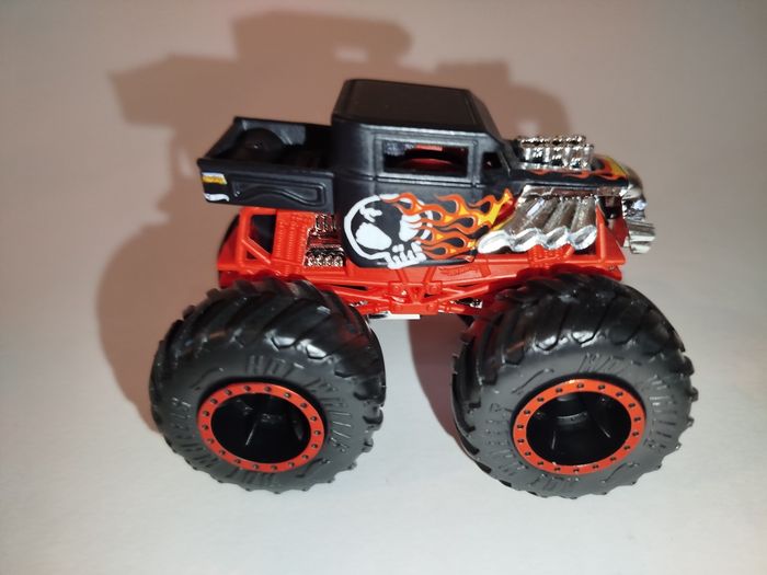 Wheels Monster Truck Bone Shaker 2023 - photo numéro 4